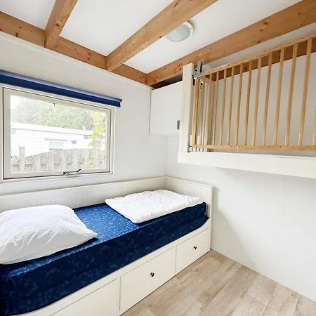 560 Op Recreatiepark De Wielen Chalet *