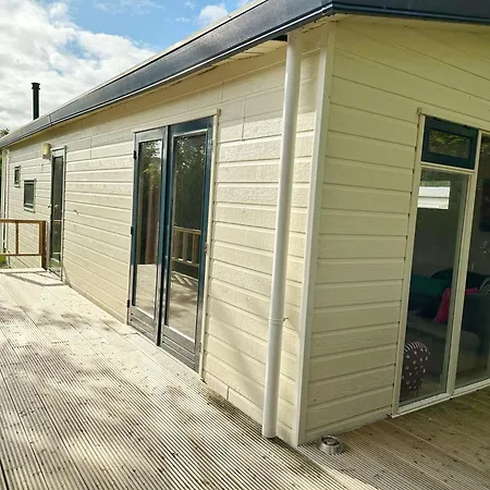 560 Op Recreatiepark De Wielen Chalet