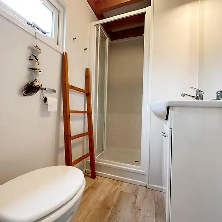 560 Op Recreatiepark De Wielen Chalet Sint Maarten